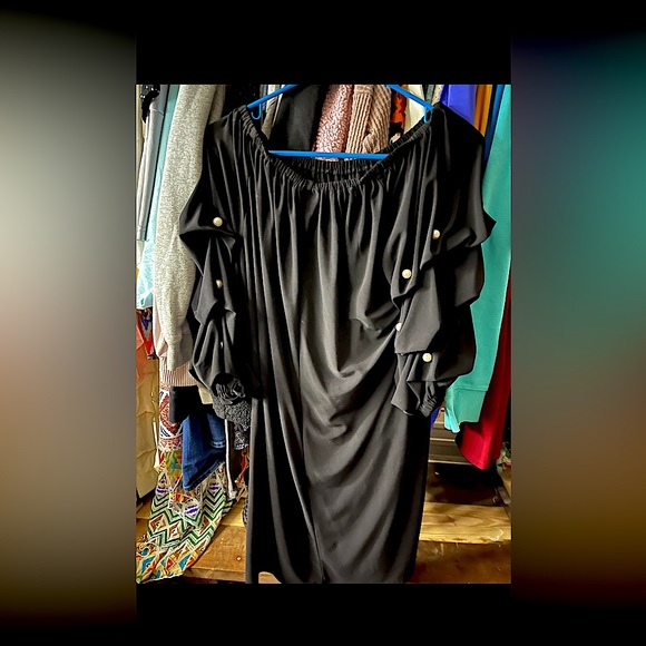 Black Beautiful Dress with Pearl Sleeve! My favorite.. - Picture 1 of 1